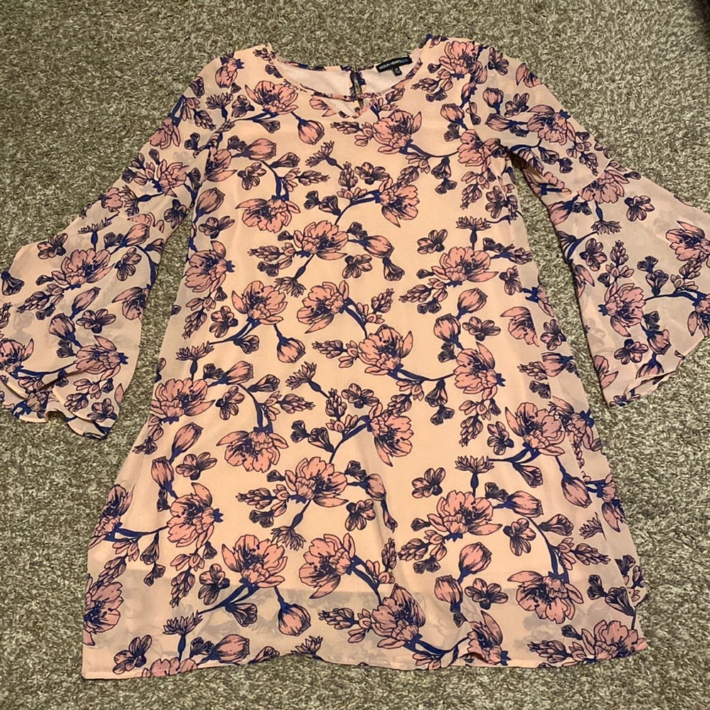 Knee-length light pink flower dress. Only worn 2-3 times